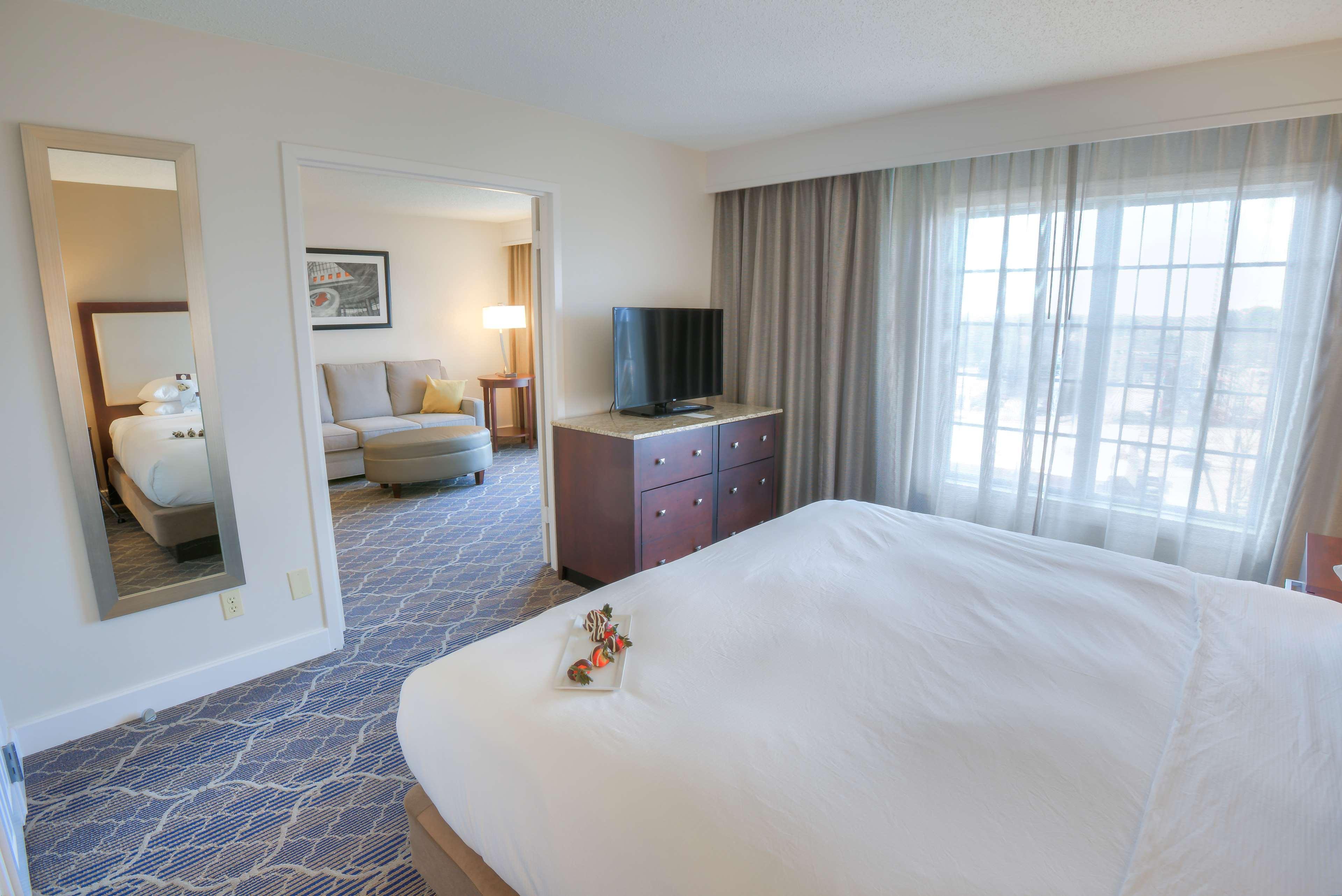 Doubletree Suites By Hilton At The Battery Atlanta Smyrna Extérieur photo