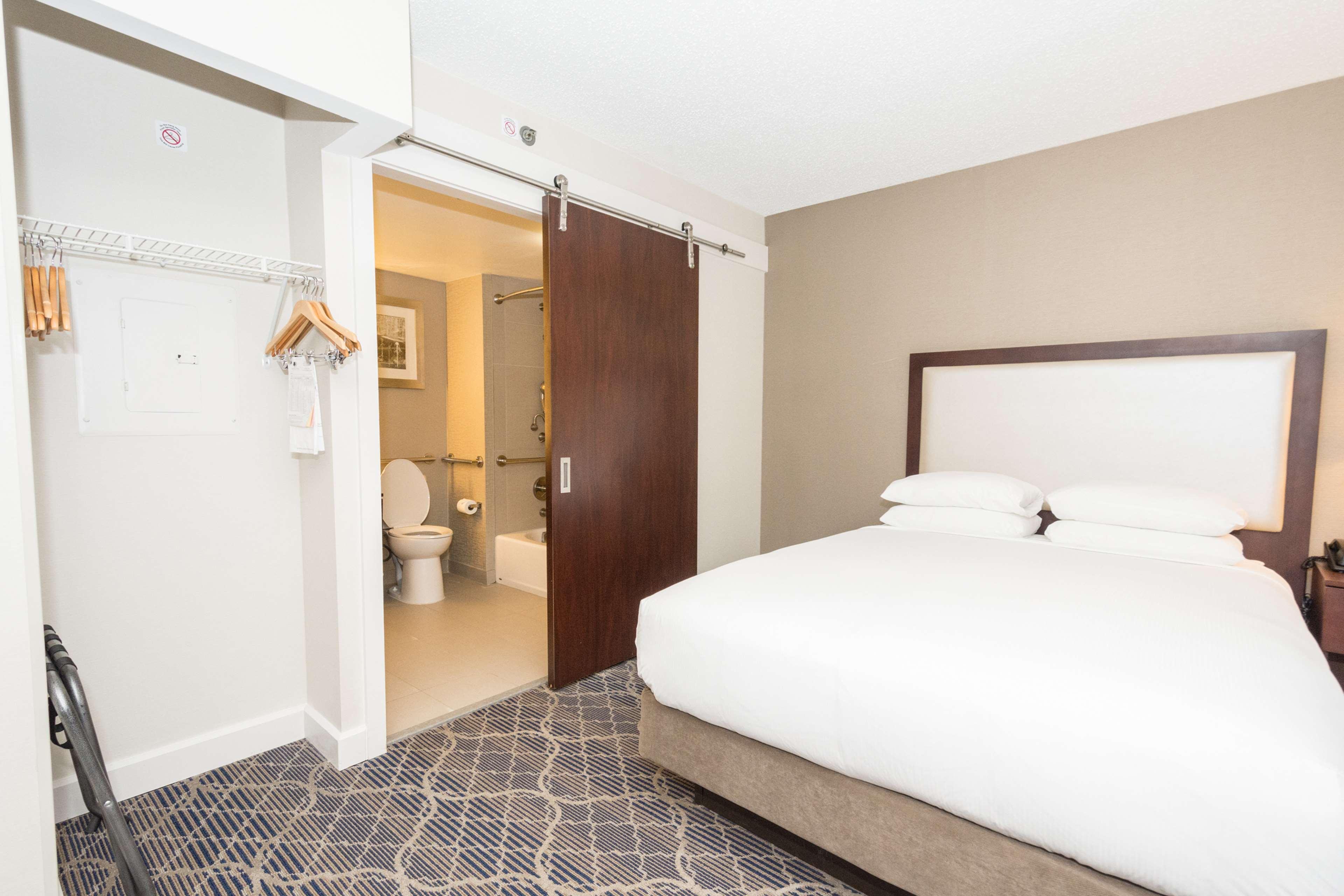 Doubletree Suites By Hilton At The Battery Atlanta Smyrna Extérieur photo