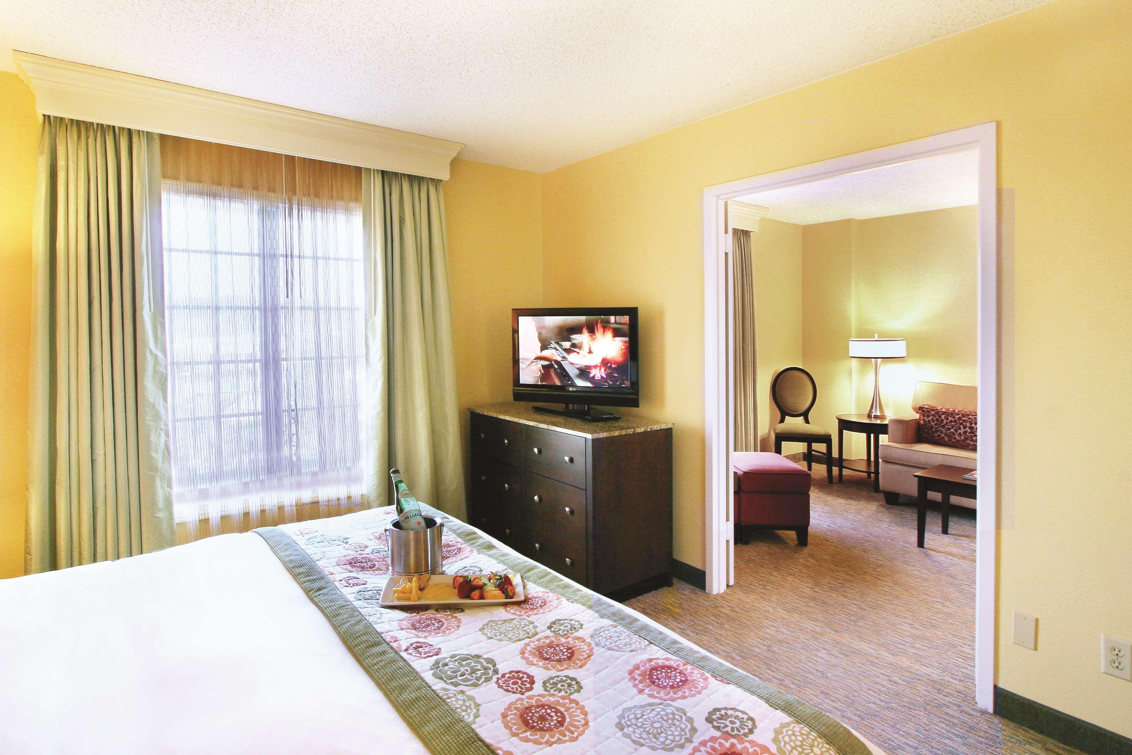 Doubletree Suites By Hilton At The Battery Atlanta Smyrna Extérieur photo