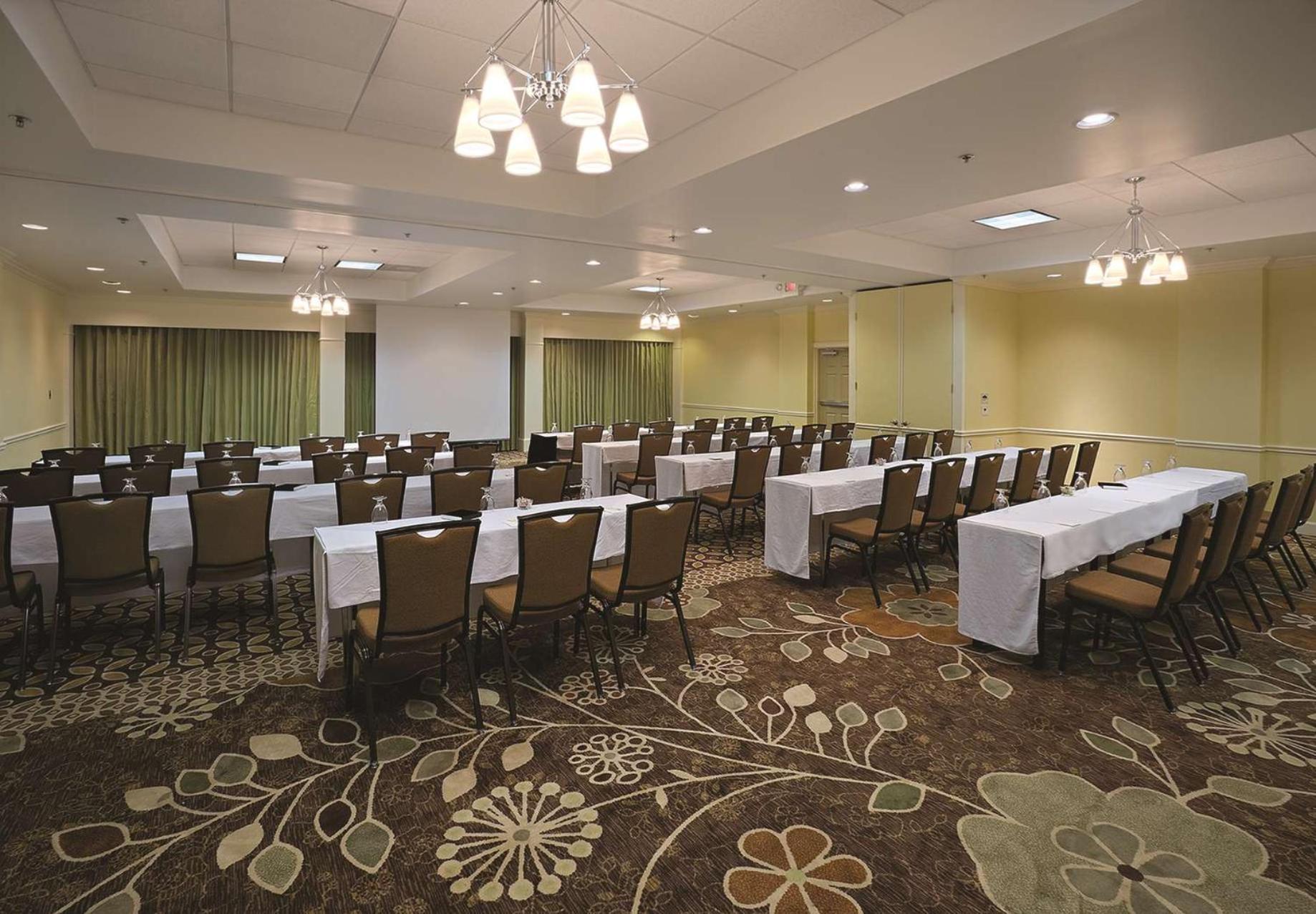Doubletree Suites By Hilton At The Battery Atlanta Smyrna Extérieur photo