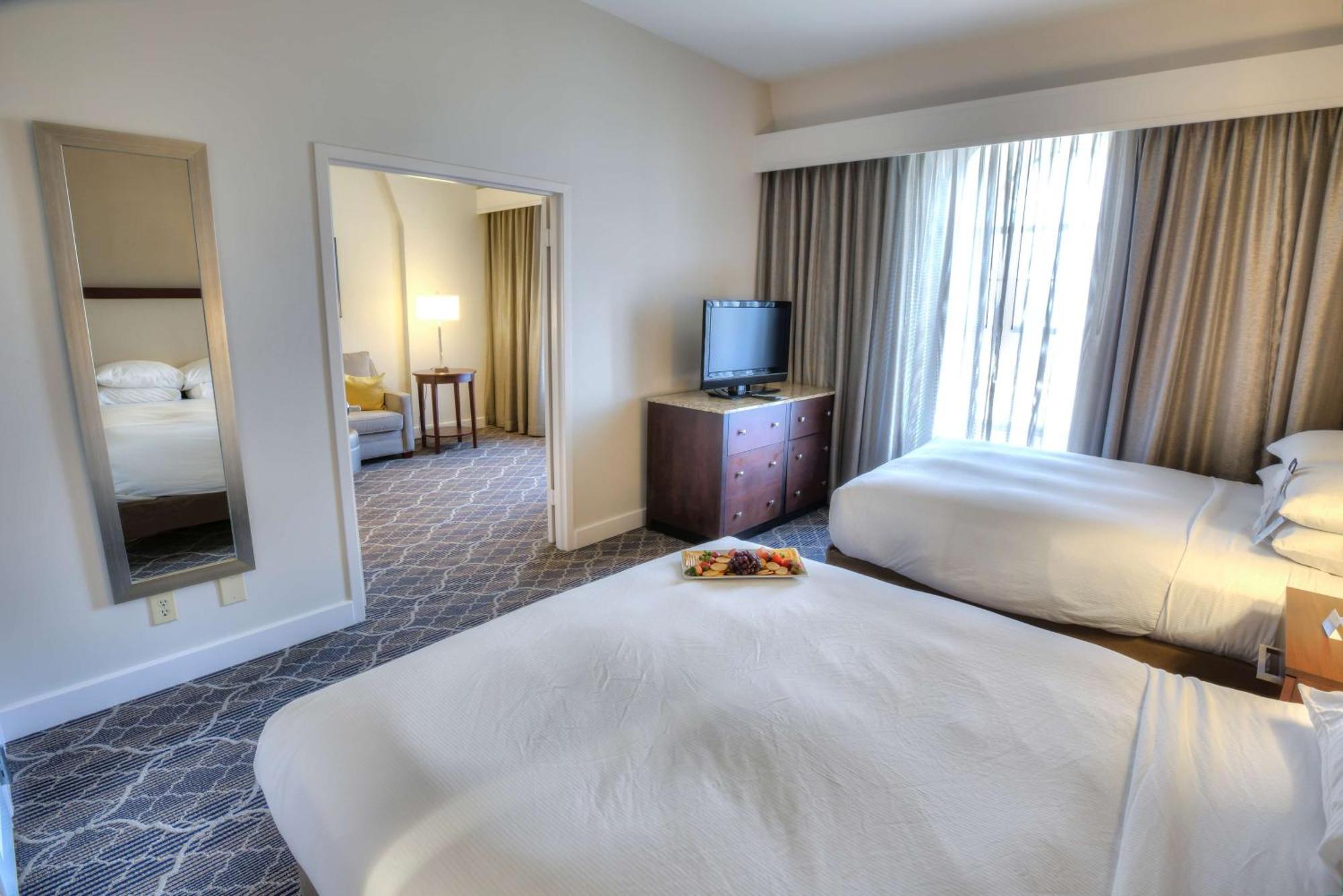 Doubletree Suites By Hilton At The Battery Atlanta Smyrna Extérieur photo